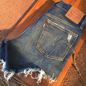 NEW LEVIS HIGH WAISTED SHORTS